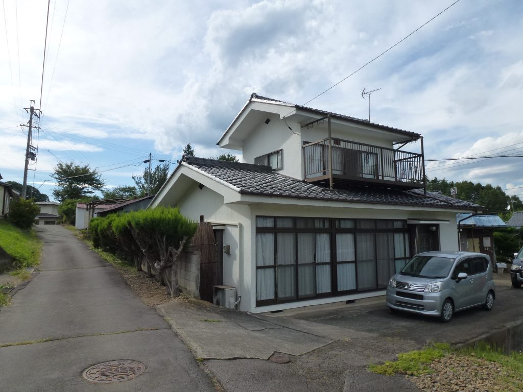 102_2階建ての離れの付いた古民家